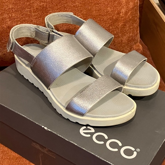 Ecco Freja Classic Women's EU 37 US 6 Sandals SILVER Double Strap Shoes Sandal - Picture 9 of 10